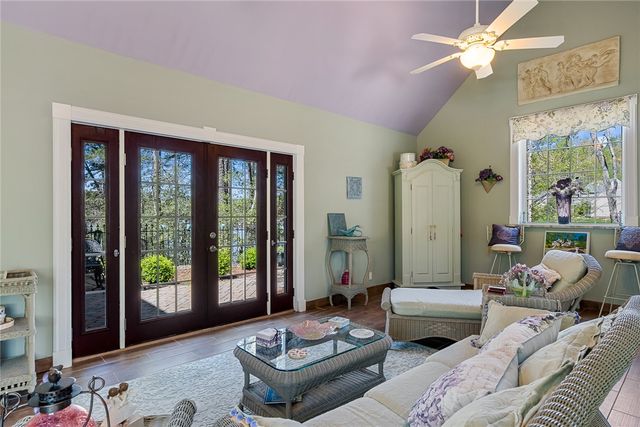 246 E Waters Edge Lane, West Union, SC 29696