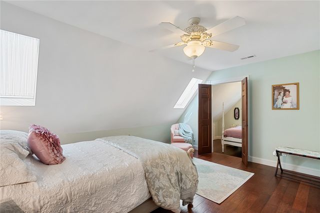 246 E Waters Edge Lane, West Union, SC 29696