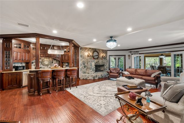 246 E Waters Edge Lane, West Union, SC 29696