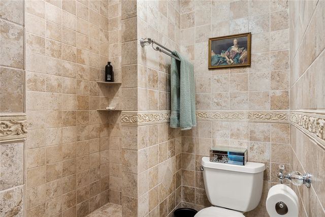 246 E Waters Edge Lane, West Union, SC 29696