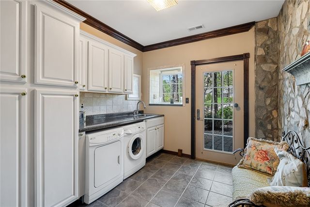 246 E Waters Edge Lane, West Union, SC 29696