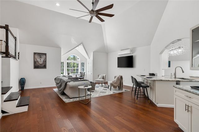 246 E Waters Edge Lane, West Union, SC 29696