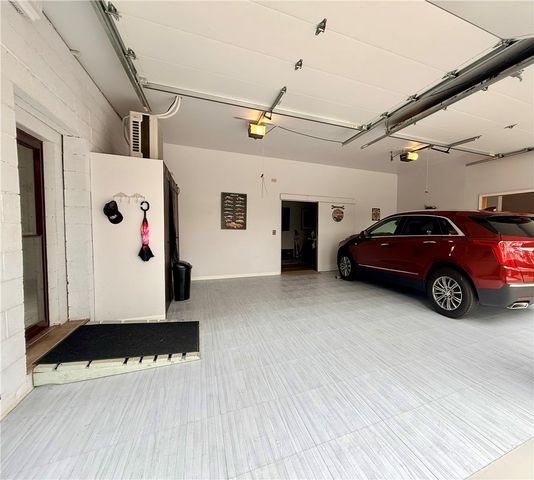 246 E Waters Edge Lane, West Union, SC 29696