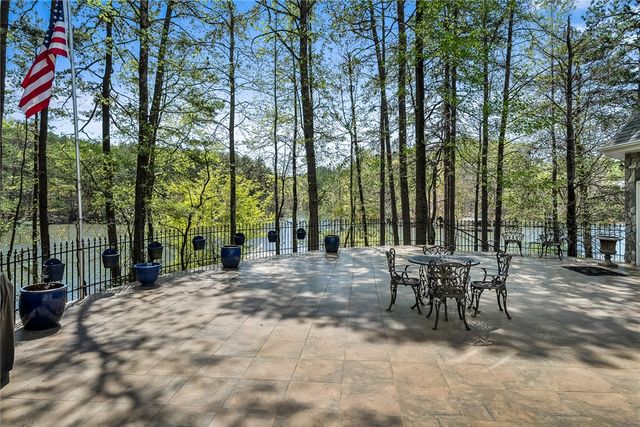 246 E Waters Edge Lane, West Union, SC 29696