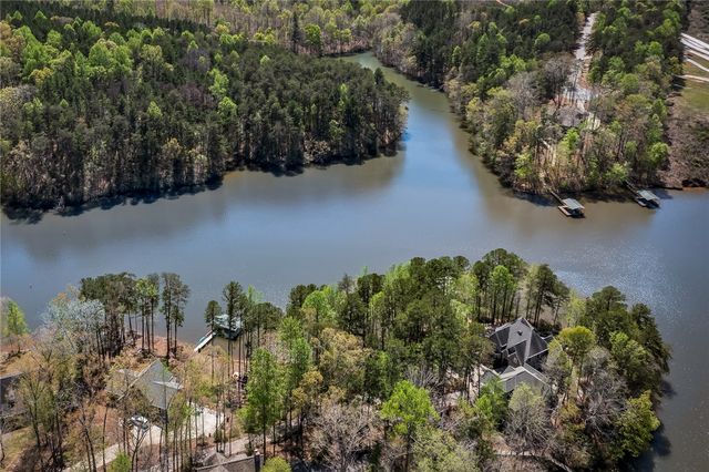 246 E Waters Edge Lane, West Union, SC 29696