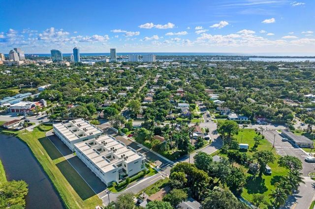 1933 Dock Street, West Palm Beach, FL 33405