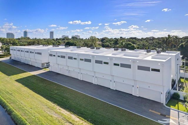 1933 Dock Street, West Palm Beach, FL 33405