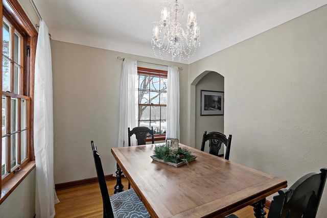 1926 Flandrau Street N, Maplewood, MN 55109