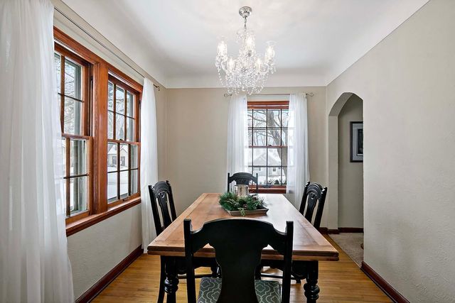 1926 Flandrau Street N, Maplewood, MN 55109