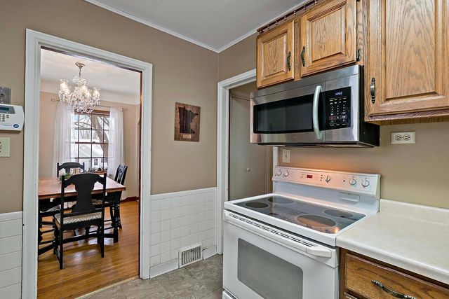 1926 Flandrau Street N, Maplewood, MN 55109