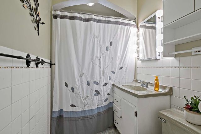 1926 Flandrau Street N, Maplewood, MN 55109