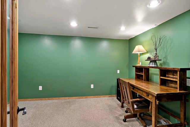 1926 Flandrau Street N, Maplewood, MN 55109