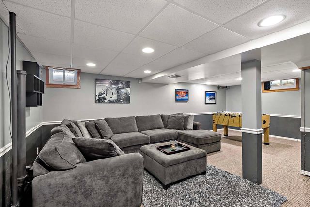 1926 Flandrau Street N, Maplewood, MN 55109