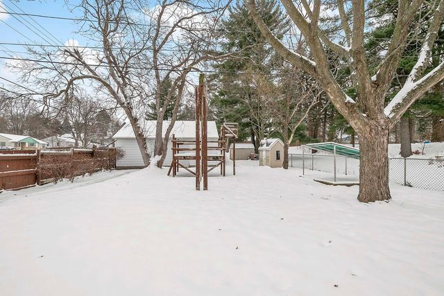 1926 Flandrau Street N, Maplewood, MN 55109