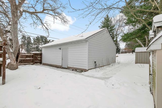 1926 Flandrau Street N, Maplewood, MN 55109