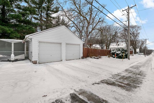 1926 Flandrau Street N, Maplewood, MN 55109