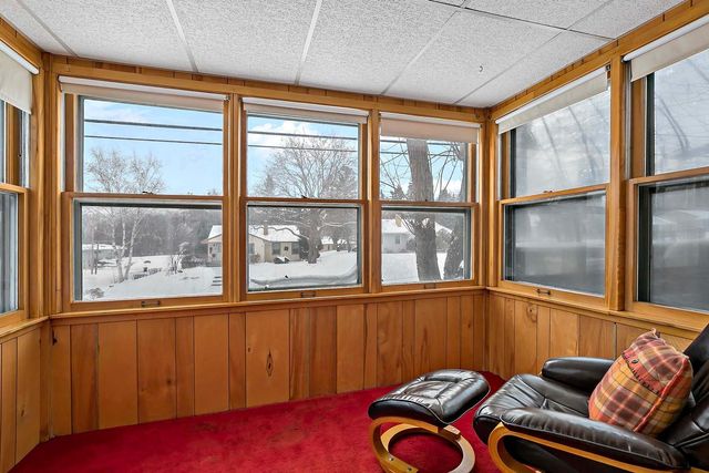 1926 Flandrau Street N, Maplewood, MN 55109