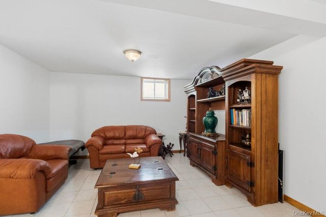 2066 Washington Avenue, Seaford, NY 11783