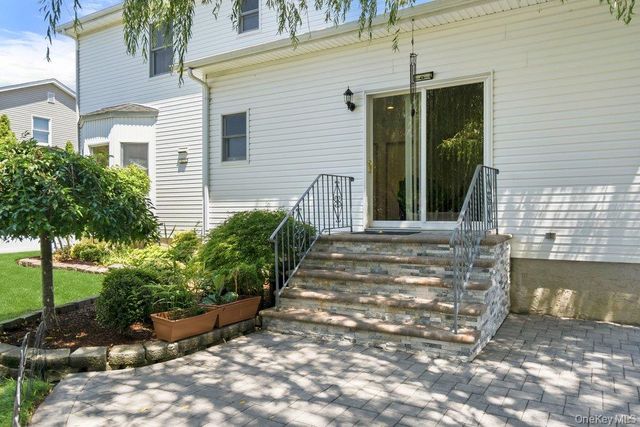 2066 Washington Avenue, Seaford, NY 11783