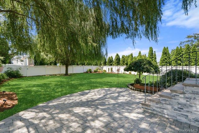 2066 Washington Avenue, Seaford, NY 11783