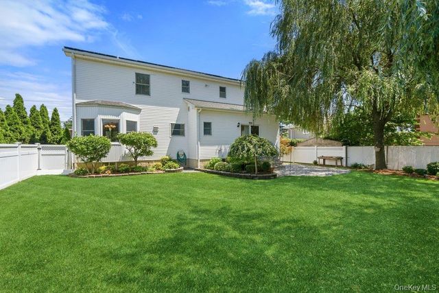 2066 Washington Avenue, Seaford, NY 11783