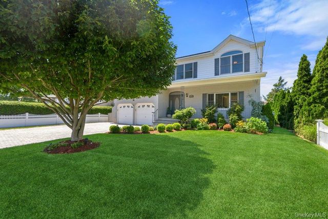 2066 Washington Avenue, Seaford, NY 11783