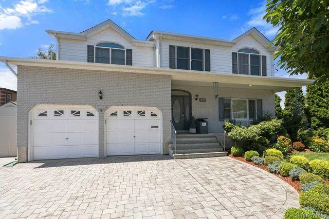 2066 Washington Avenue, Seaford, NY 11783