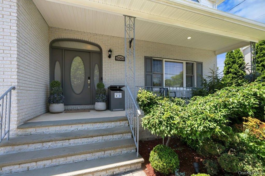 2066 Washington Avenue, Seaford, NY 11783 — photo 3