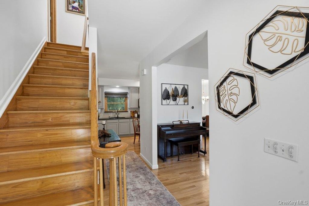 2066 Washington Avenue, Seaford, NY 11783 — photo 4