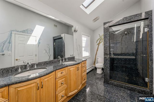 562 Franklin Avenue, Franklin Lakes, NJ 07417