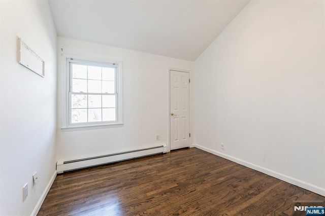 562 Franklin Avenue, Franklin Lakes, NJ 07417