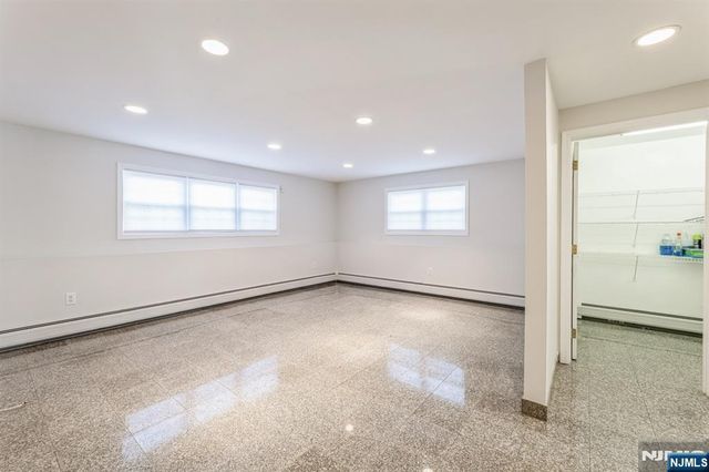 562 Franklin Avenue, Franklin Lakes, NJ 07417