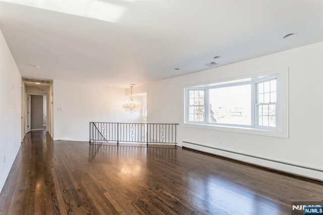 562 Franklin Avenue, Franklin Lakes, NJ 07417