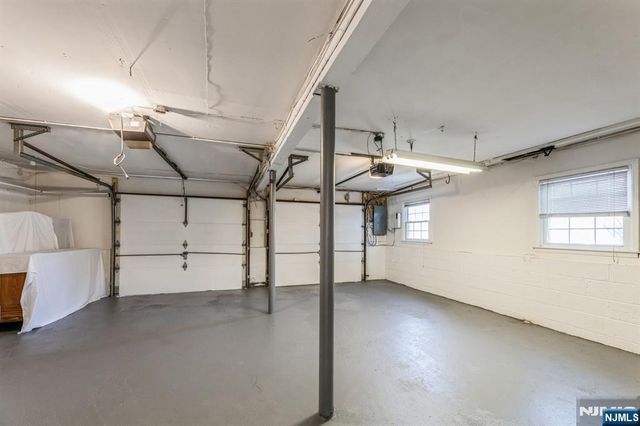 562 Franklin Avenue, Franklin Lakes, NJ 07417