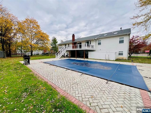 562 Franklin Avenue, Franklin Lakes, NJ 07417