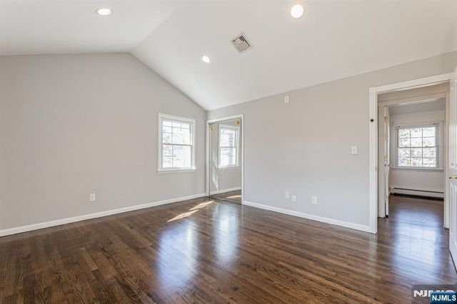 562 Franklin Avenue, Franklin Lakes, NJ 07417