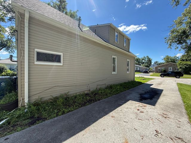 19 W 36th Place, Steger, IL 60475