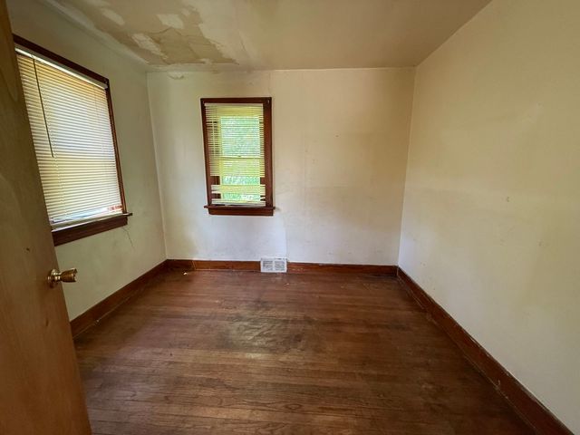 19 W 36th Place, Steger, IL 60475