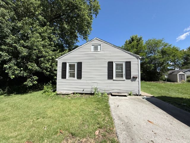 19 W 36th Place, Steger, IL 60475
