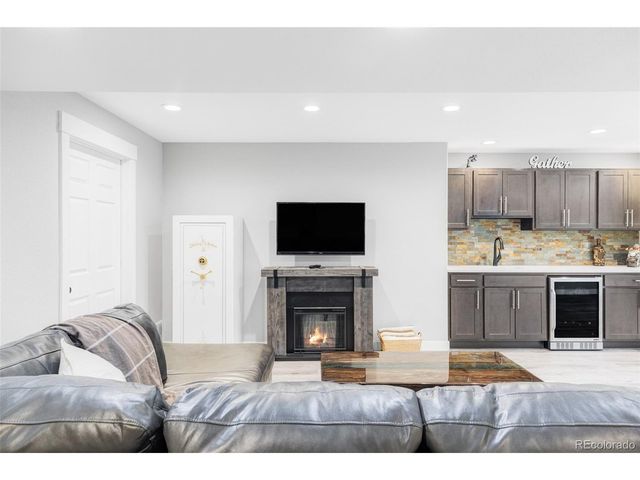 6102 Dunraven Rd, Golden, CO 80403