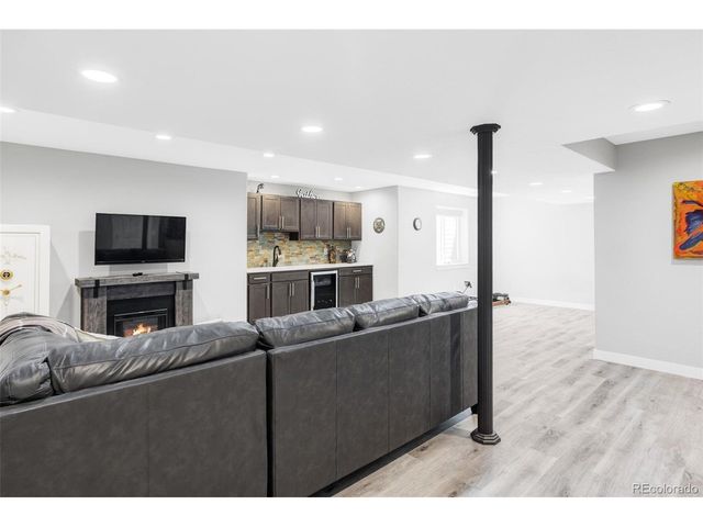 6102 Dunraven Rd, Golden, CO 80403