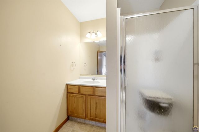 6845 SW 18th ST, Topeka, KS 66615