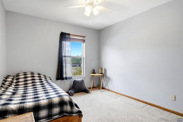 6845 SW 18th ST, Topeka, KS 66615