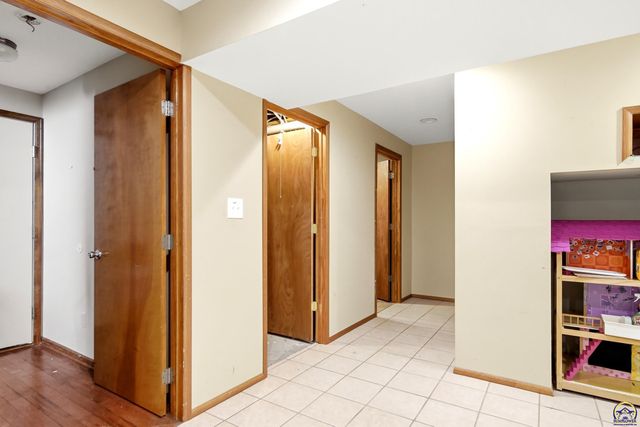 6845 SW 18th ST, Topeka, KS 66615