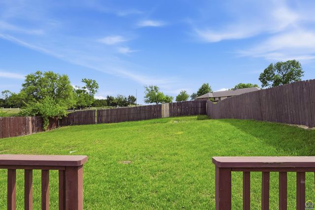 6845 SW 18th ST, Topeka, KS 66615
