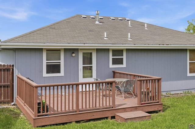 6845 SW 18th ST, Topeka, KS 66615