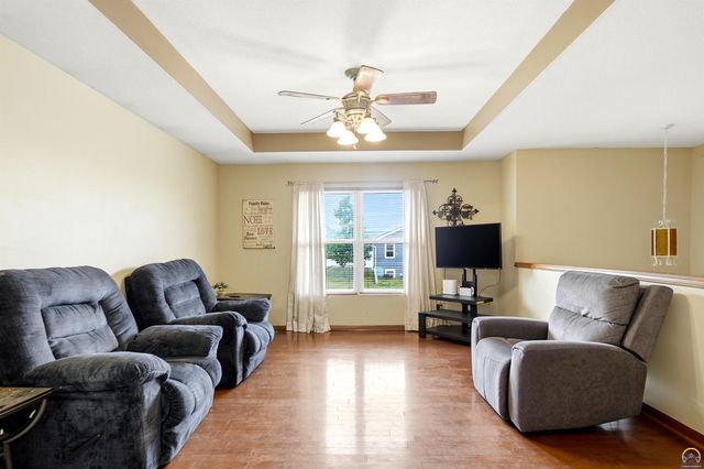 6845 SW 18th ST, Topeka, KS 66615