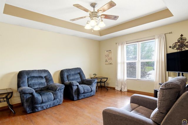 6845 SW 18th ST, Topeka, KS 66615