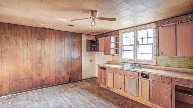 617 Fairview Street, Bristol, VA 24201