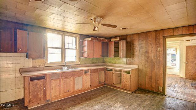 617 Fairview Street, Bristol, VA 24201